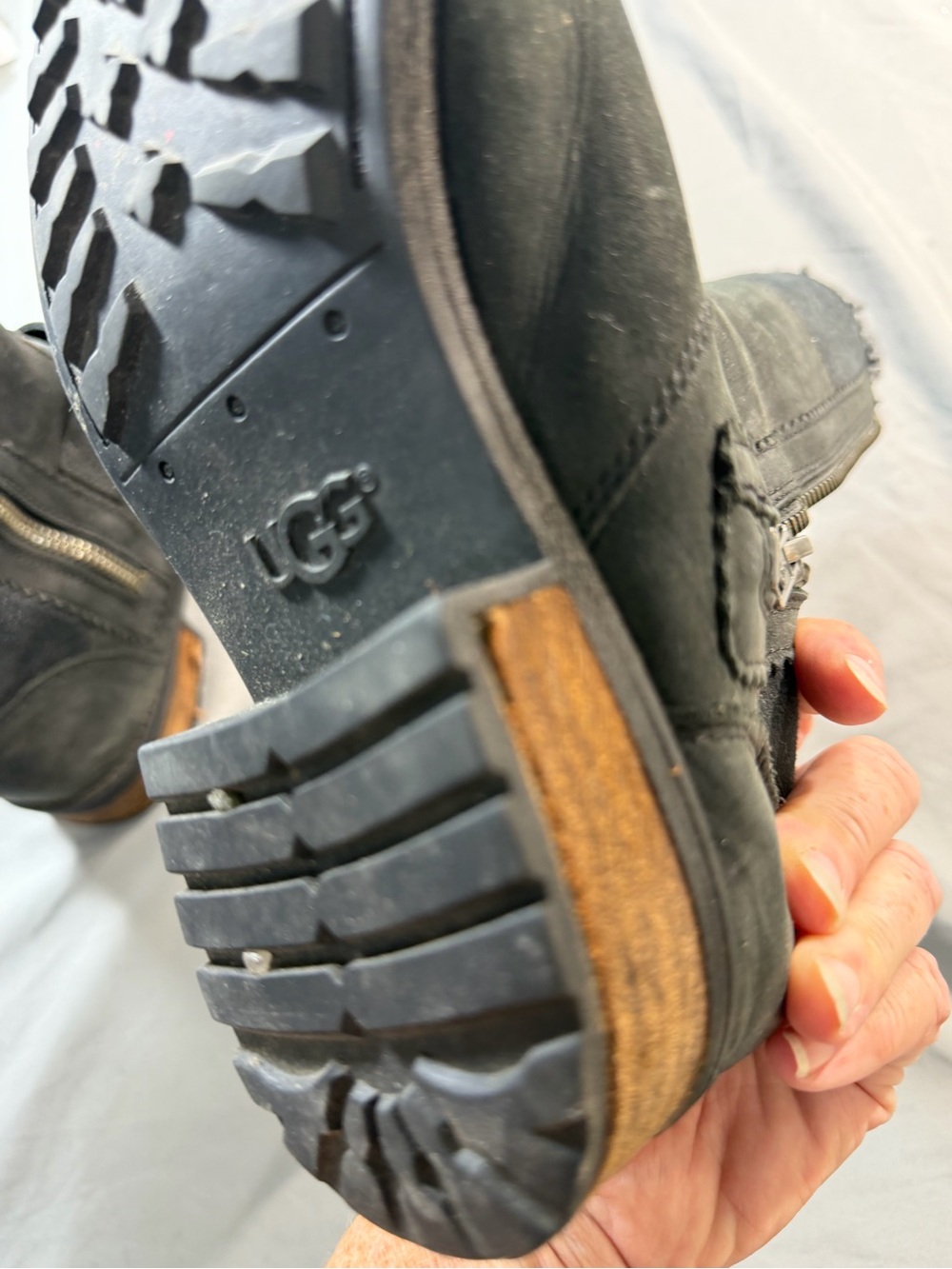 UGG Oregon winter boot in black women's size 6.5 Leather - Picture 8 of 9